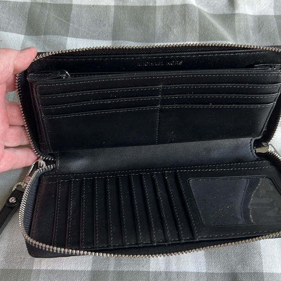 Michael Kors Wallet - Picture 5 of 5